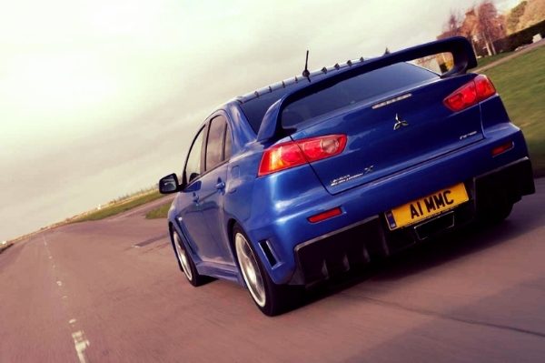 EVO X FQ-400: REAR BUMPER ASSEMBLY (C/W CARBON REAR DIFFUSER FOR CENTRE EXIT EXHAUST)
