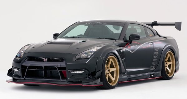 VARIS: NISSAN CBA R35 GT-R Ultimate ’17 Ver AERO PARTS